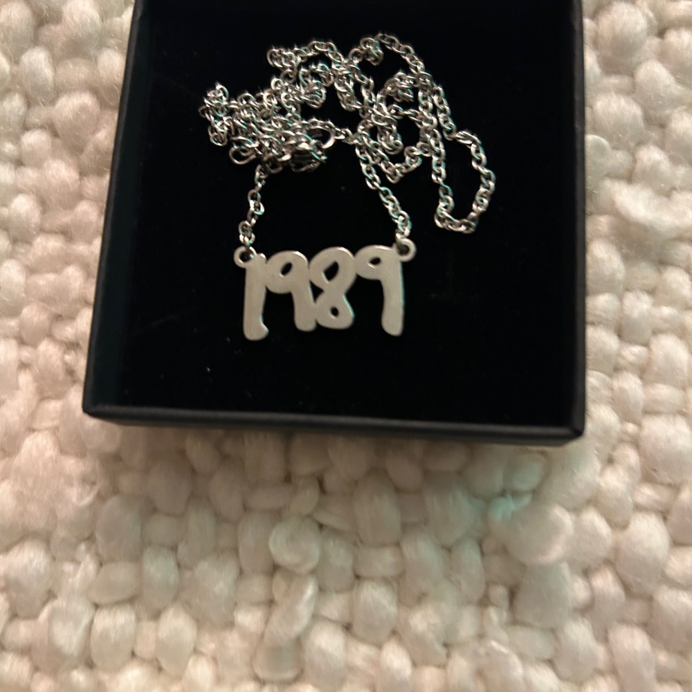 1989 chain and bracelet bundle